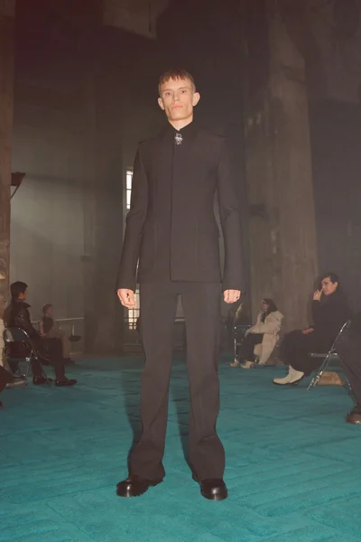 Look 8